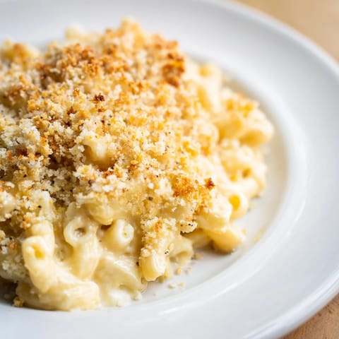 Classic Oven-Baked Macaroni Cheese